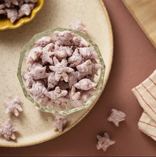 Load image into Gallery viewer, 里仁有機純米小星餅(紫米) Leezen Organic Purple Rice Star Puffs