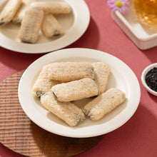 Load image into Gallery viewer, 里仁米果夾心餅-特濃黑芝麻 Leezen Stuffed Rice Cookie-Extra Thick Sesame Filling