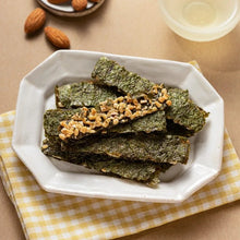 Load image into Gallery viewer, 里仁杏仁海苔脆片 Leezen Crispy Seaweed Almond Flavor