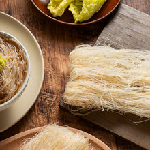 Load image into Gallery viewer, 里仁聖光牌米粉 Leezen Rice Noodles (300g)