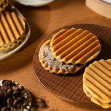 Load image into Gallery viewer, 里仁瓦芙咖啡夾心 Leezen Coffee Waffle