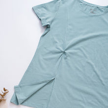 Load image into Gallery viewer, 里仁女有機棉垂墜開衩長上衣-綠 Leezen Women's Organic Cotton Top-Green