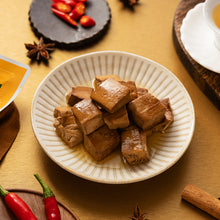 Load image into Gallery viewer, 里仁五香辣豆丁 Leezen Spicy Dried Bean Curd