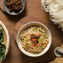 Load image into Gallery viewer, 永盛 100% 純米粗米粉 Yung Shen Thick 100% Pure Rice Noodles