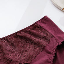 Load image into Gallery viewer, 里仁花漾蕾絲女中腰內褲(輕柔)華麗紫 Leezen Organic Panties Mid to Mid-Rise (Soft)-Purple