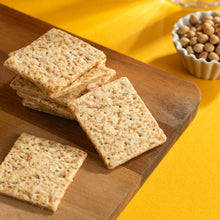 Load image into Gallery viewer, 里仁霜鹽豆纖餅 Leezen Salt Frosted Soybean Fiber Biscuits