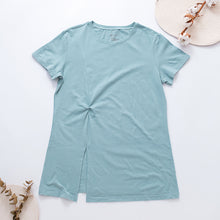 Load image into Gallery viewer, 里仁女有機棉垂墜開衩長上衣-綠 Leezen Women's Organic Cotton Top-Green