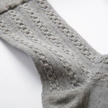 Load image into Gallery viewer, 里仁立體麻花中筒襪-灰 Leezen Organic Cotton Calf Socks-Grey