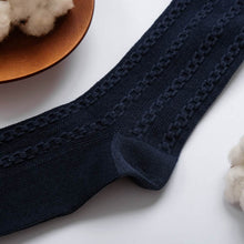 Load image into Gallery viewer, 里仁立體麻花中筒襪-藍 Leezen Organic Cotton Calf Socks-Blue