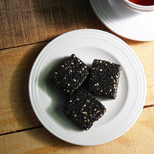 Load image into Gallery viewer, 里仁雙麻軟糖 Leezen Double Sesame Chewy Candy