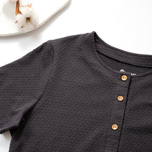 Load image into Gallery viewer, 里仁女有機棉點點質感開襟短衫-深灰 Leezen Women's Organic Cotton button Top-Dark Grey