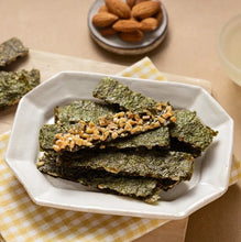 Load image into Gallery viewer, 里仁杏仁海苔脆片 Leezen Crispy Seaweed Almond Flavor
