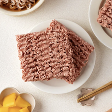 Load image into Gallery viewer, 里仁甜菜根快煮麵(家庭號) Leezen Beetroot Instant Noodles
