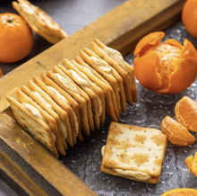 Load image into Gallery viewer, 里仁砂糖橘牛軋餅 Leezen Sugar Tangerine Nougat Cracker
