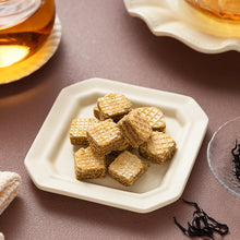 Load image into Gallery viewer, 里仁紅茶威化餅 Leezen Black Tea Wafer
