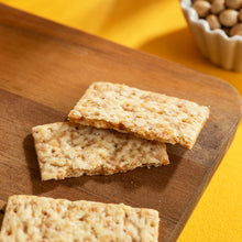 Load image into Gallery viewer, 里仁霜鹽豆纖餅 Leezen Salt Frosted Soybean Fiber Biscuits
