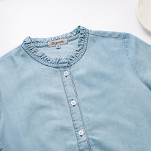 Load image into Gallery viewer, 里仁女天絲牛仔荷葉襯衫(淺藍) Leezen Organic Cotton Denim Shirt-Light Blue
