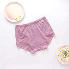 Load image into Gallery viewer, 里仁女涼感無痕平口褲(藕紫) Leezen Organic Cotton Cooling Panty Invisible Boyshorts (Light Purple)
